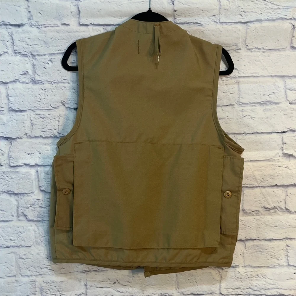 SafTbak Hunting Fishing Vest Outdoors Water Repellent Pockets